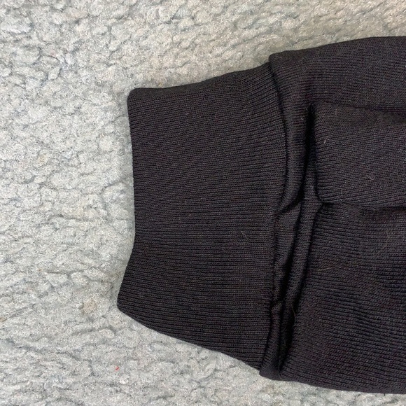 Hanes Crewneck Pack of 4 Basic Long Sleeve NWOT - Picture 4 of 5